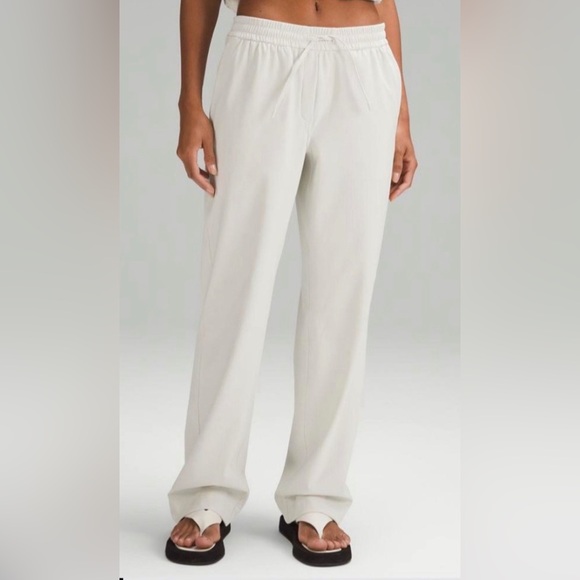 NWOT Lululemon Luxtreme Mid-Rise Straight-Leg Trouser - Picture 1 of 8
